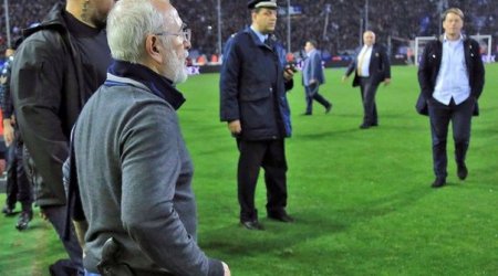 Sabiq deputat meydana silahla girdi – VİDEO