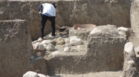 Erməniyə təslim olan arxeoloqlarımız 