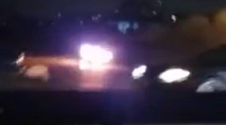 Aeroport yolunda maşın yanır - VİDEO