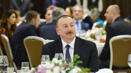İlham Əliyev  ziyafət verdi - FOTO