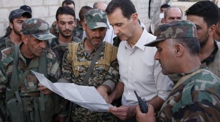 Əsəd döyüş zonasında maşın sürdü – VİDEO