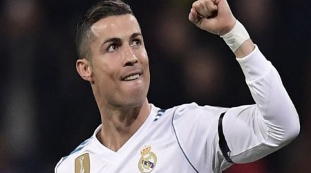 Ronaldu hamıdan yaxşı olduğuna inanır