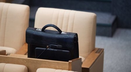 Prezidentin çıxışından sonra bu nazirlər istefaya getdi