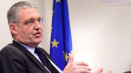 Tramp müşavirini istefaya göndərdi