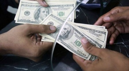 Dollar kreditlərində əhaliyə 62 qəpik endirim
