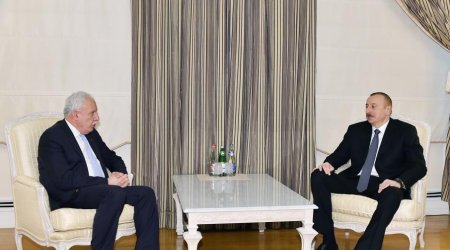 İlham Əliyev Riyad Malikini qəbul edib