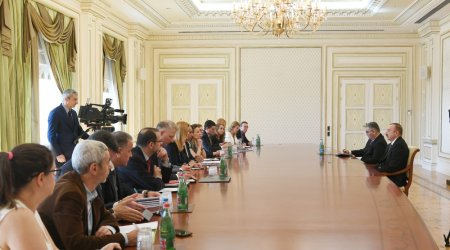 Prezident avropalı deputatlarla Qarabağı müzakirə edib