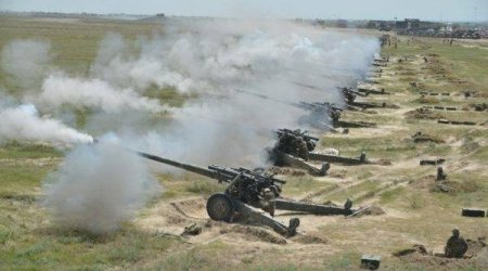 Nazarbayev ordunu ayağa qaldırdı - FOTOLAR