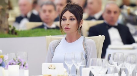 Mehriban Əliyeva onları təltif etdi