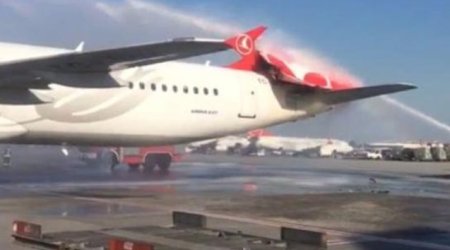 В аэропорту Стамбула cтолкнулись два самолета - ВИДЕО