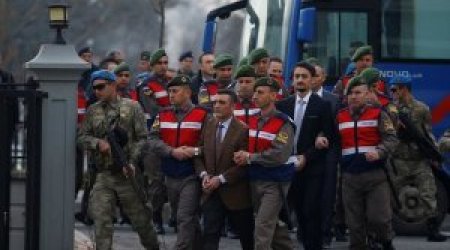 Türkiyədə 104 hərbçi ömürlük həbs olundu