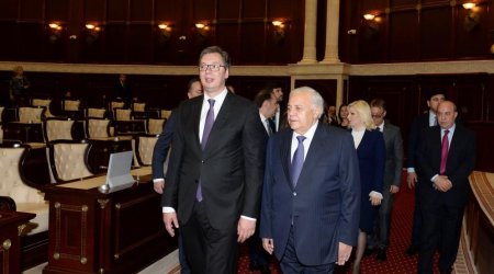 Aleksandr Vuçiç Milli Məclisdə