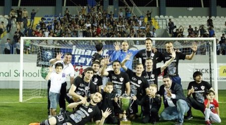 «Карабаху» вручили чемпионский кубок
