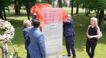 Bu ölkə Xocalı qurbanlarına abidə qoydu