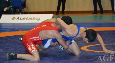 Güləşçilərimiz Gürcüstandan 7 medalla qayıdırlar