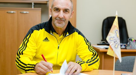 “Neftçi”yə yeni baş məşqçi təyin edildi - RƏSMİ