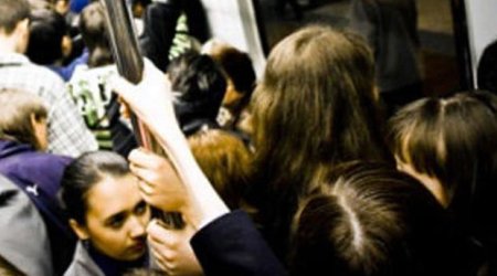 Bakı metrosunda HƏYƏCANLI ANLAR