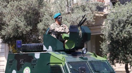 Hərbi parad başladı