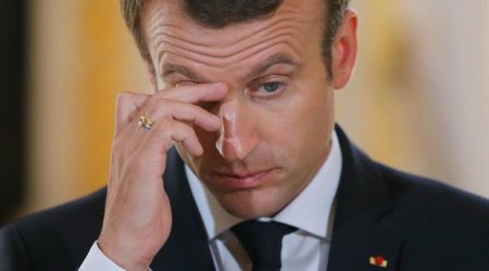 Makronun başı “dərddə”