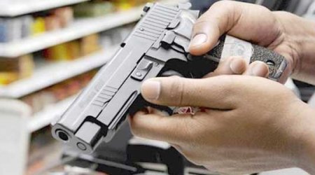 Azərbaycanda bu məmurlara silah veriləcək 