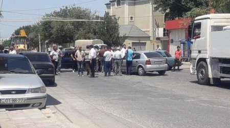 Susuz qalan Abşeron sakinləri yolu bağladı – FOTOLAR