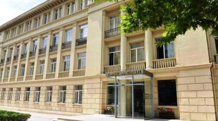 Məşhur lisey fəaliyyətini dayandırdı