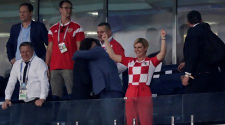 Xorvatiya prezidenti Rusiya üzərində qələbəni futbolçularla qeyd edib — FOTO