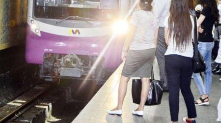 Bakı metrosunda qəribə OLAY - FOTO