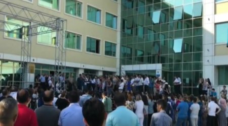 “İstək” liseyi qarşısında etiraz aksiyası – VIDEO