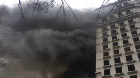 Bakıda çoxmərtəbəli yaşayış binasında YANĞIN 