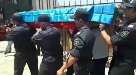 Şəhid olan polislərimizin dəfnindən görüntülər - VİDEO