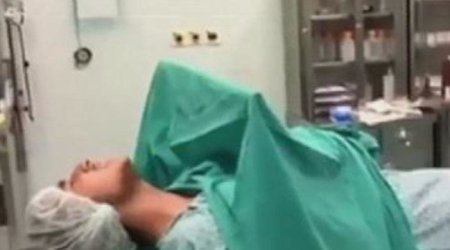 Əməliyyat zamanı mahnı oxudu - VIDEO