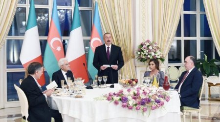 Prezident və xanımı yeməkdə - FOTO