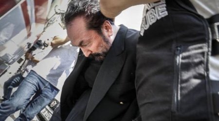 Adnan Oktar sözləri ilə şoka saldı 