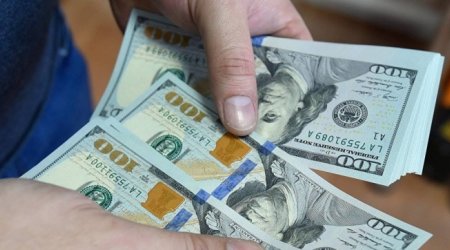 Banklar dolları bahalaşdırmağa başladılar – Azərbaycanda