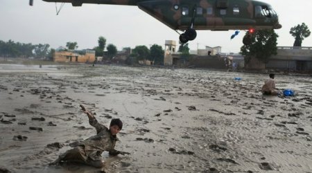 Azərbaycanda bu kəndlərlə əlaqə kəsildi - Əhali helikopterlə çıxarılır