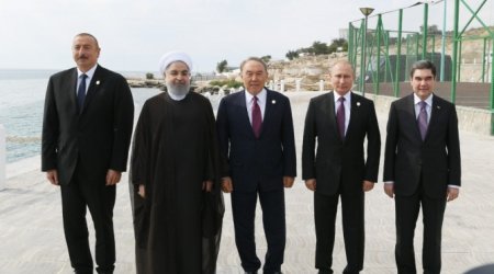 Dövlət başçıları nərə balıqlarını Xəzər dənizinə buraxdı - VİDEO