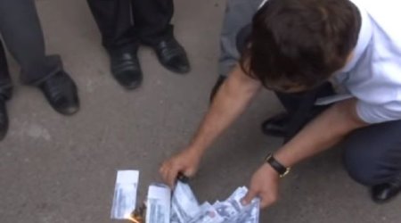 Bakıda Türkiyəyə dəstək aksiyası: dollara od vurdular – VİDEO