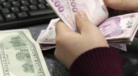 Türkiyədə dollar sürətlə ucuzlaşır