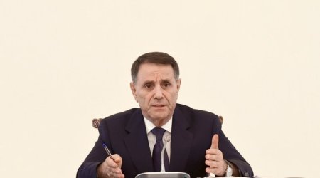 Novruz Məmmədovdan Maliyyə Nazirliyi ilə bağlı QƏRAR