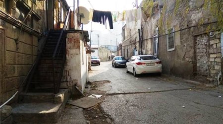 Bakının bu ərazisi də sökülür