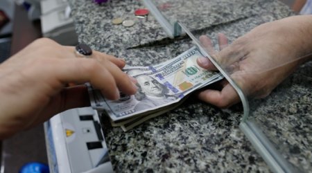 Azərbaycanda dollara təlabat artacaq - Ekspertdən xəbərdarlıq