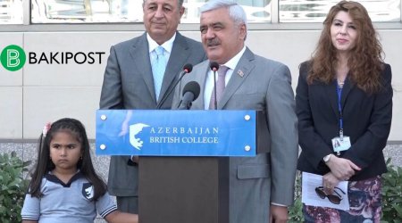 Rövnəq Abdullayev xanımı və nəvəsi ilə - FOTOLAR