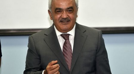 Наставления Ровнага Абдуллаева футболистам сборной Азербайджана