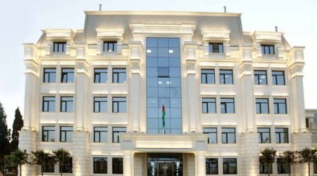 Daha bir məmur işdən çıxarıldı