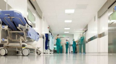 Məşhur müğənni xəstəxanaya yerləşdirildi