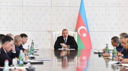 İlham Əliyev nazirləri topladı