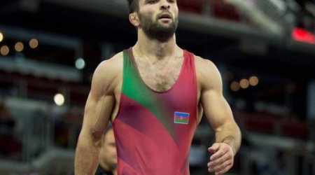 Борец Эльдениз Азизли стал чемпионом мира