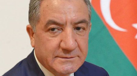 İşdən çıxarılan icra başçısı “Facebook”da profil açdı - FOTOLAR
