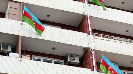Bakıda binalar bayrağa büründü - FOTO